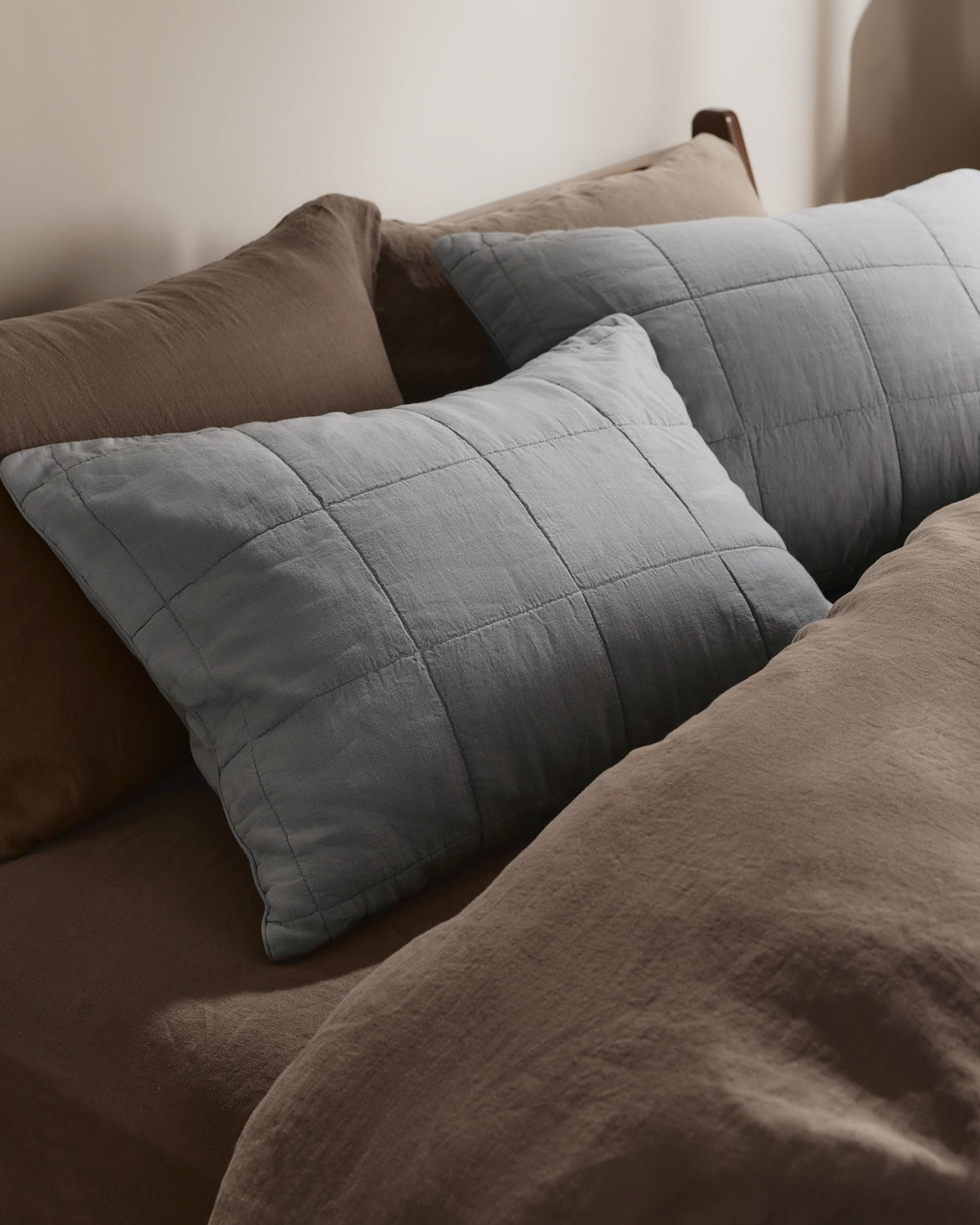 Linen Box Quilted Sham Set (Sky)